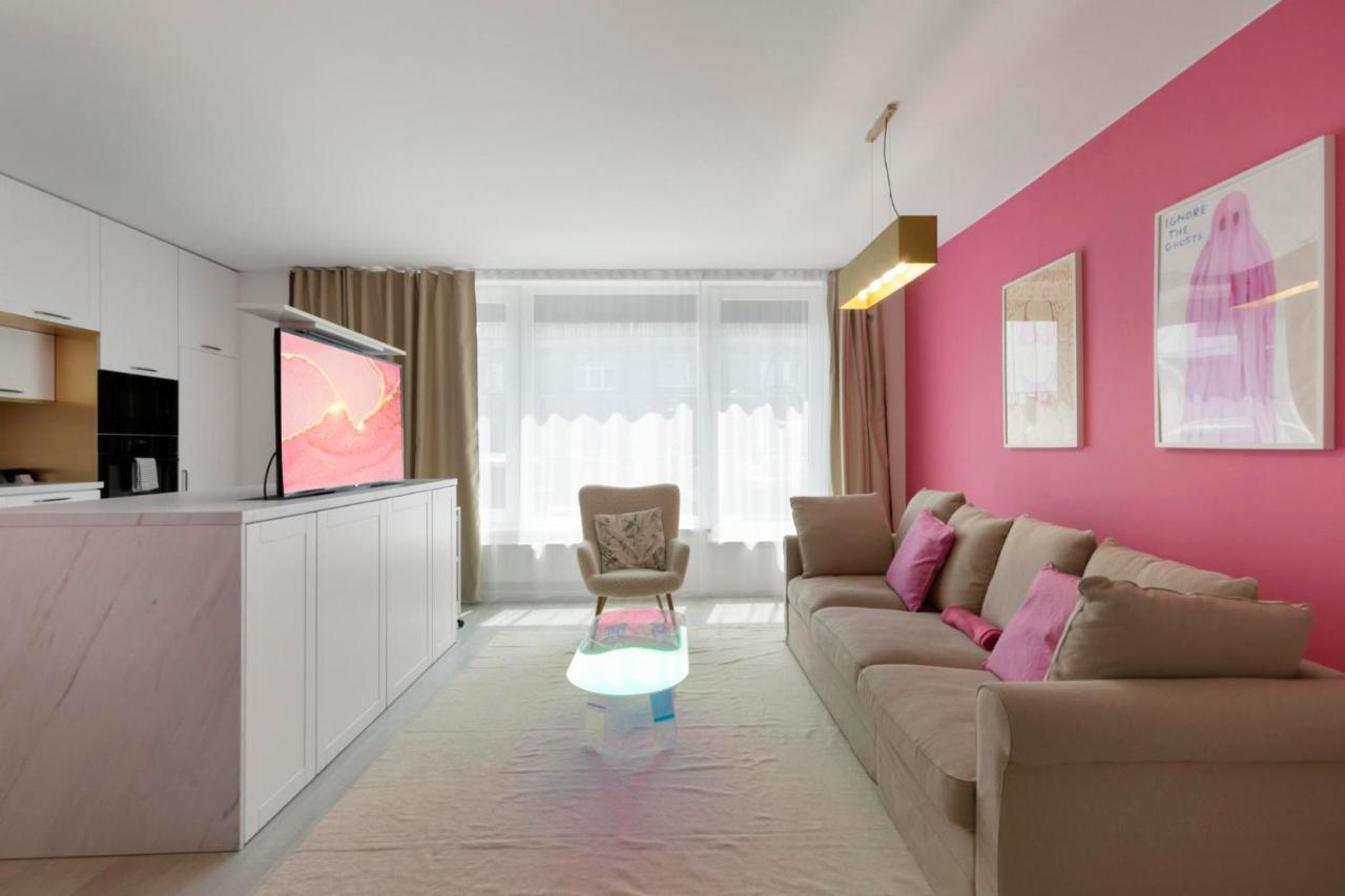 Lam Pink - Jacuzzi - Ac - Ps4 Apartment Bratislava Exterior photo