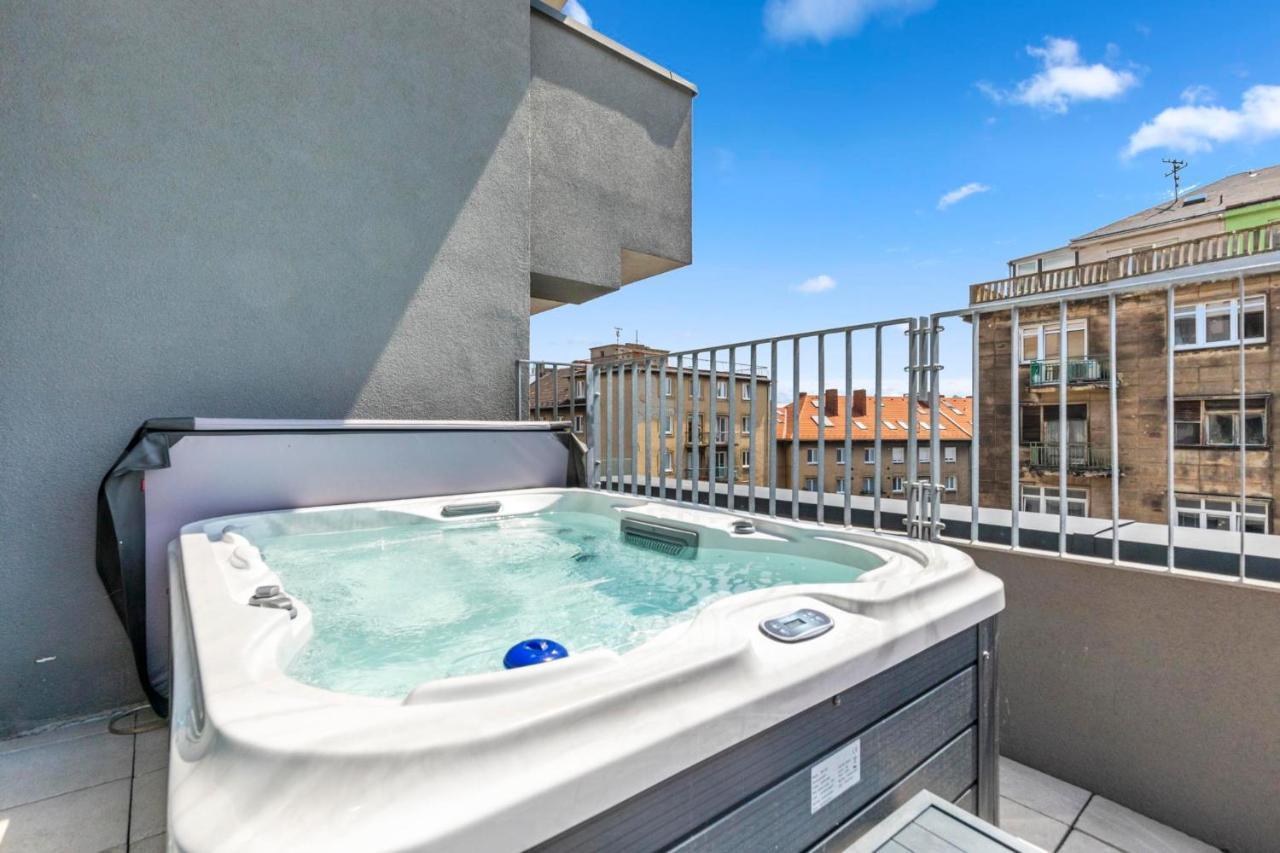 Lam Pink - Jacuzzi - Ac - Ps4 Apartment Bratislava Exterior photo
