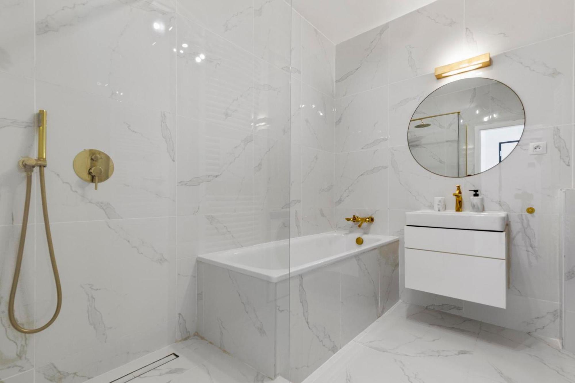 Lam Pink - Jacuzzi - Ac - Ps4 Apartment Bratislava Exterior photo